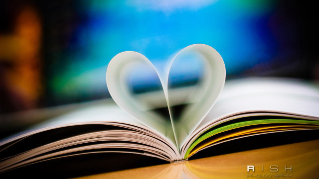 Heart shaped pages book love free wallpaper for desktop - medium preview image