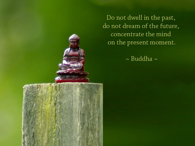 Buddha statue wooden post meditation free wallpaper for desktop - medium preview image