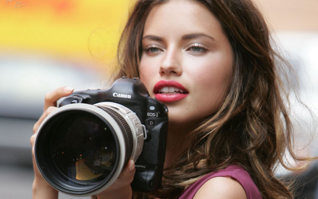 Woman camera redlipstick photorealistic fashion free wallpaper for desktop - medium preview image