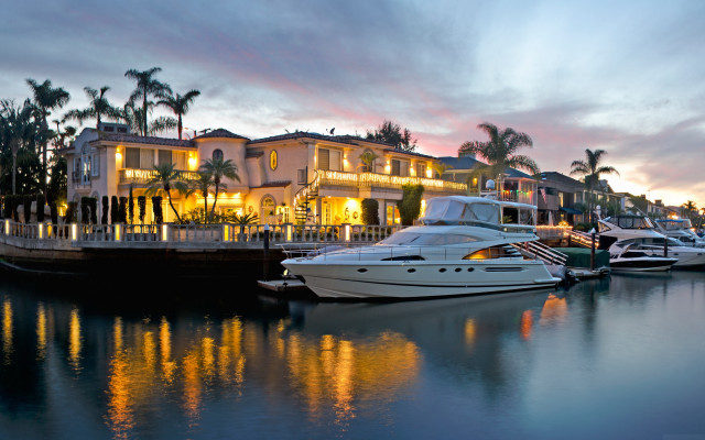 Marina dusk palm trees urban free wallpaper for desktop - medium preview image