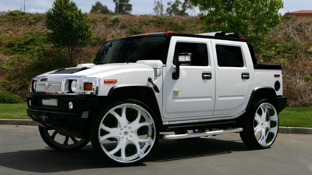 White hummer parking lot hill free wallpaper for desktop - medium preview image
