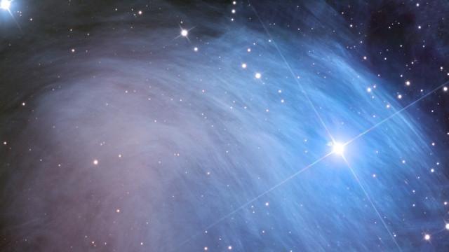 Blue star cluster white center free wallpaper for desktop - medium preview image
