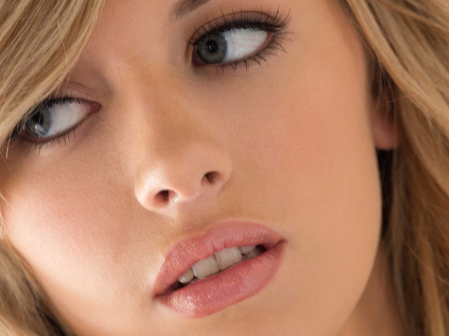 Blonde blueeyes closeup hyperrealistic painting free wallpaper for desktop - medium preview image