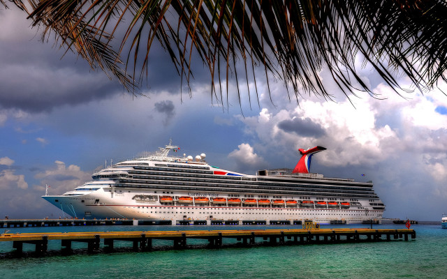 Cruise ship pier cloudy sky free wallpaper for desktop - medium preview image