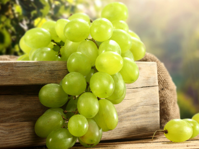 Green grapes wooden table bag free wallpaper for desktop - medium preview image