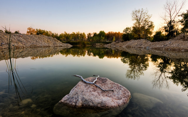 Rock snake lake forest autumn free wallpaper for desktop - medium preview image