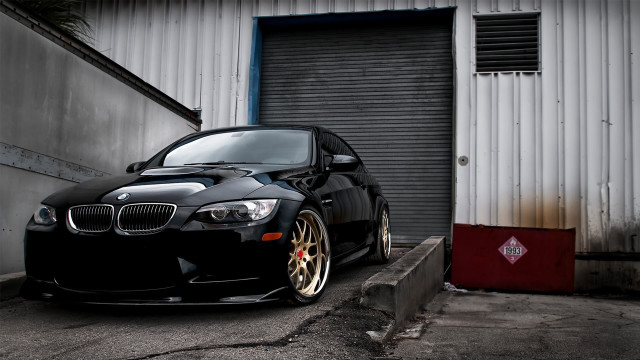 Black car garage door red free wallpaper for desktop - medium preview image