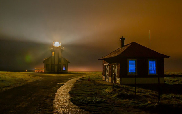 Small house light top field free wallpaper for desktop - medium preview image