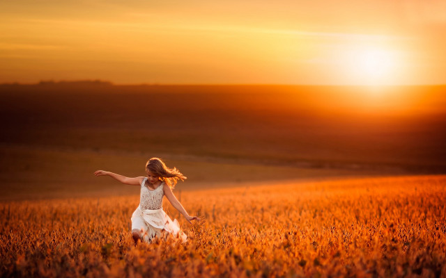 Woman white dress running autumn free wallpaper for desktop - medium preview image