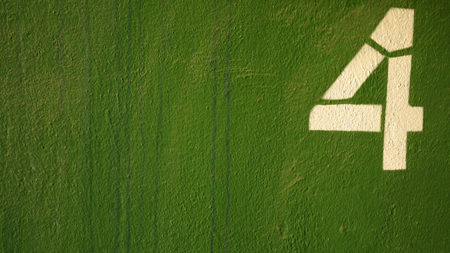 Green wall white four 3d free wallpaper for desktop - medium preview image