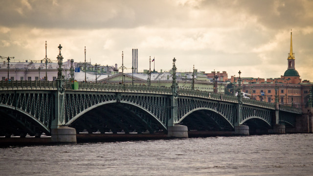 Bridge clock tower cityscape cloudy free wallpaper for desktop - medium preview image