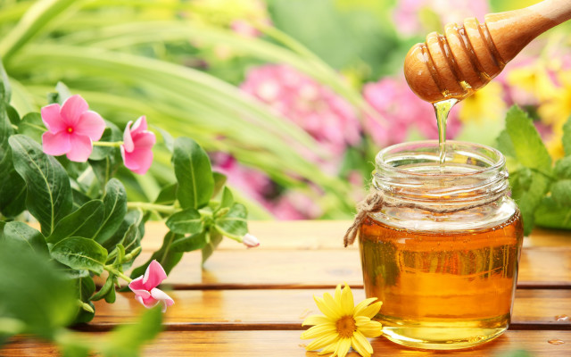 Honey jar flowers wooden spoon free wallpaper for desktop - medium preview image