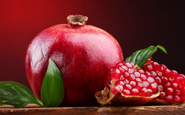 Pomegranate leaves fruit table top free wallpaper for desktop - medium preview image