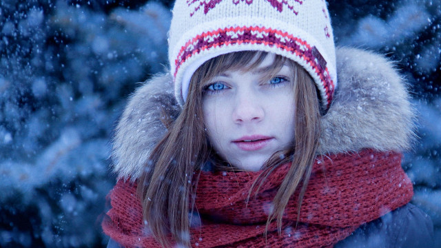 Eszter mattioni winter santa aurora free wallpaper for desktop - medium preview image