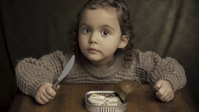 Little girl table food fork free wallpaper for desktop - medium preview image
