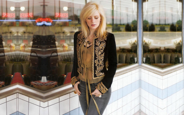 Woman storewindow handbag purse city free wallpaper for desktop - medium preview image