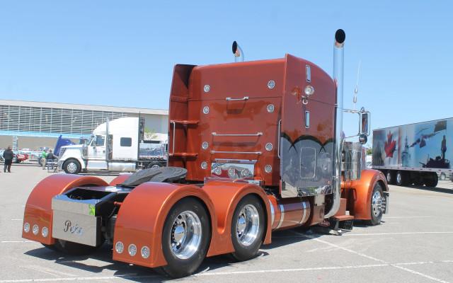 Large truck trailer semi children free wallpaper for desktop - medium preview image