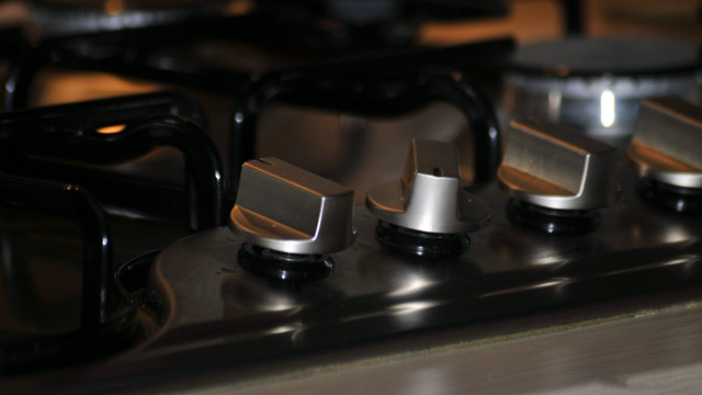Stove top metal handle knobs free wallpaper for desktop - medium preview image