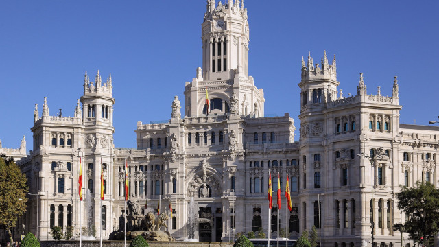 Neoclassical clocktower fountain tokyo ruins free wallpaper for desktop - medium preview image