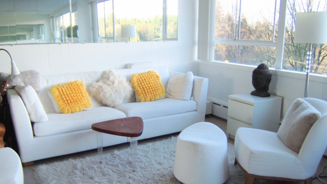 Livingroom whitecouch chair table vase free wallpaper for desktop - medium preview image