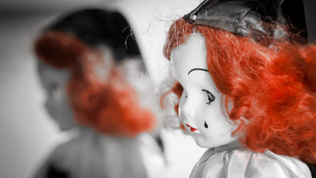 Red haired doll black hat free wallpaper for desktop - medium preview image