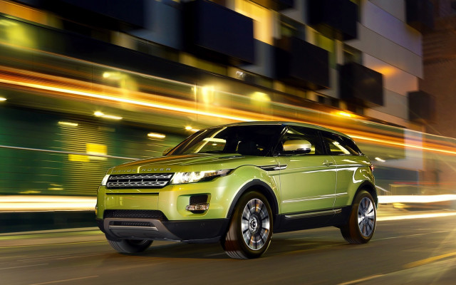 Green range rover night city free wallpaper for desktop - medium preview image