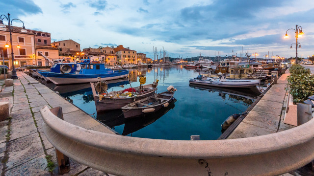 Harbor boats building streetlight night free wallpaper for desktop - medium preview image