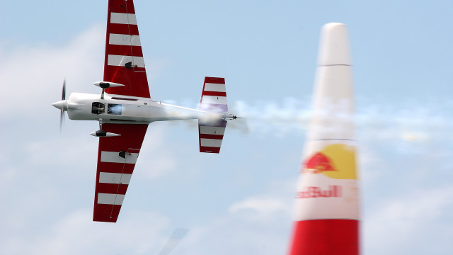 Small plane pole stripe precisionism free wallpaper for desktop - medium preview image