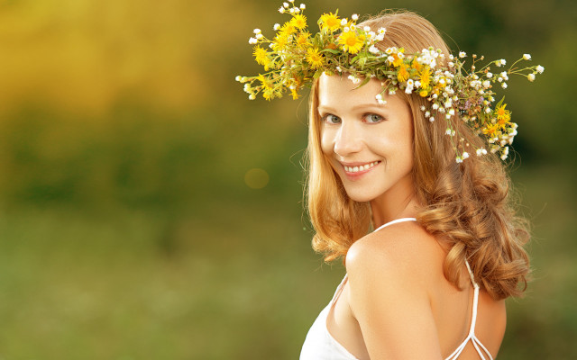 Woman flower crown smiling green free wallpaper for desktop - medium preview image