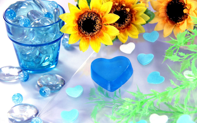 Blue hearts sunflowers vase flower free wallpaper for desktop - medium preview image