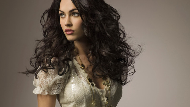 Gothic portrait woman white dress free wallpaper for desktop - medium preview image