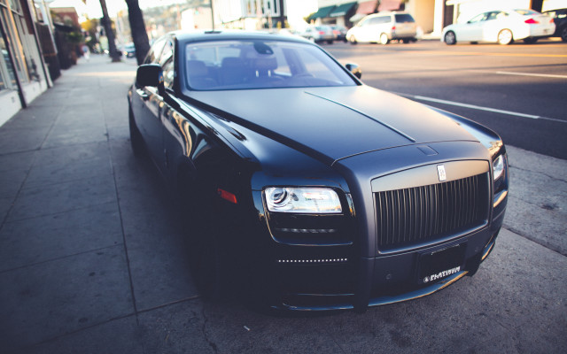 Black rolls royce street parking free wallpaper for desktop - medium preview image