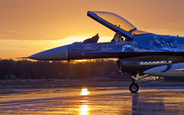 Jet plane sunset runway mountain free wallpaper for desktop - medium preview image