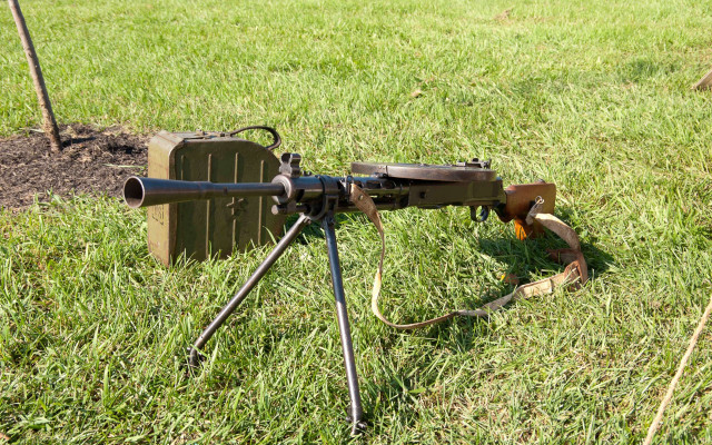 Machinegun grass scope nature outdoors free wallpaper for desktop - medium preview image