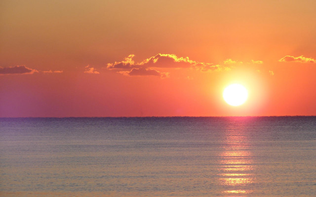 Sunset ocean boat sailboat city free wallpaper for desktop - medium preview image