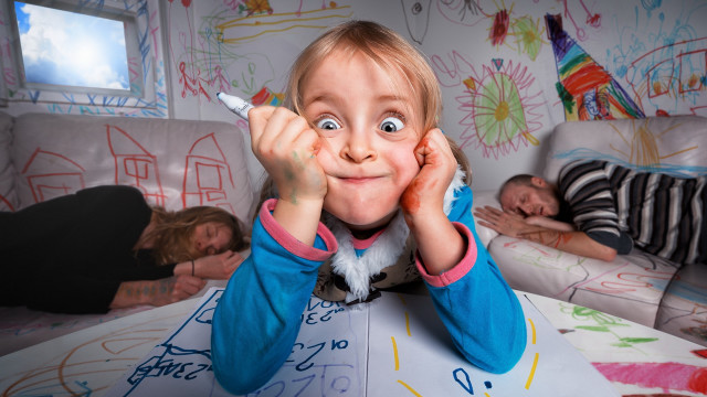 Child pen mouth smile drawing free wallpaper for desktop - medium preview image