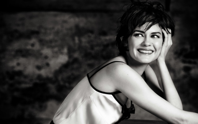 Woman smiling blackandwhite araceli gilbert free wallpaper for desktop - medium preview image