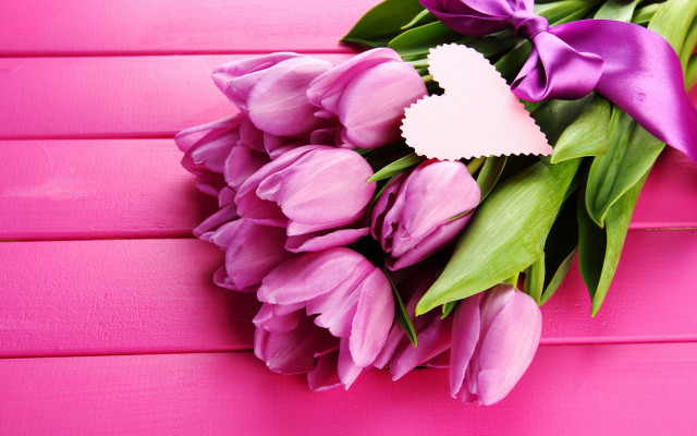 Bouquet tulips heart tag pink free wallpaper for desktop - medium preview image