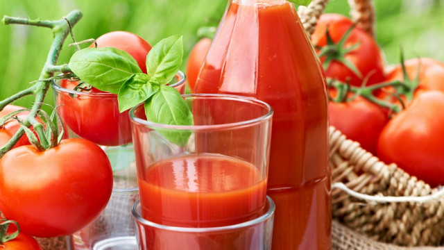 Tomato juice bottle basket tomatoes free wallpaper for desktop - medium preview image