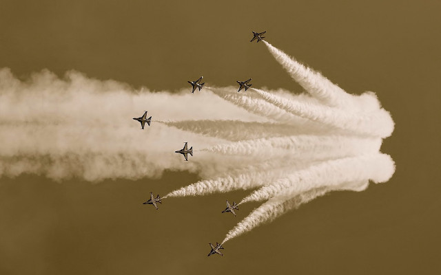 Jets smoke formation cloud starfish free wallpaper for desktop - medium preview image