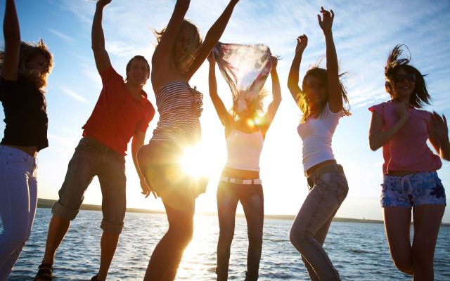 Beach group kite summer denim free wallpaper for desktop - medium preview image