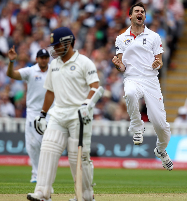 Jumping man white uniform action free wallpaper for tablet - medium preview image