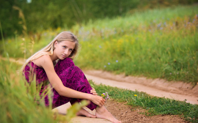 Young girl sitting dirt road free wallpaper for desktop - medium preview image