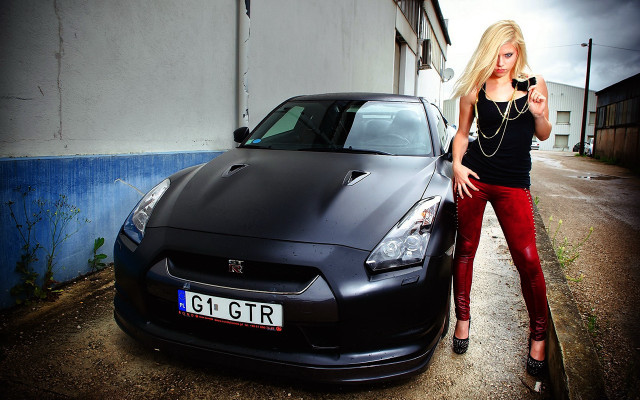 Woman car cellphone camera night free wallpaper for desktop - medium preview image