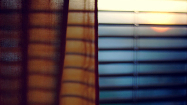Blinds window light shining sun free wallpaper for desktop - medium preview image