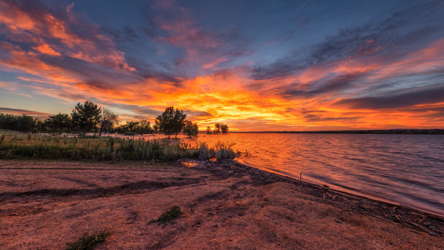 Sunset lake red sky clouds free wallpaper for desktop - medium preview image