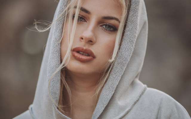 Woman hoodie redlips portrait photography free wallpaper for desktop - medium preview image