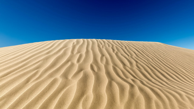 Large sand dune blue sky #3 free wallpaper for desktop - medium preview image
