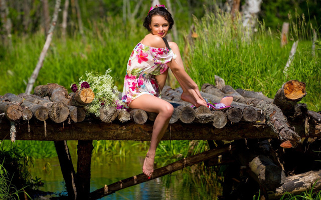 Woman flowerdress bridge river kimono free wallpaper for desktop - medium preview image