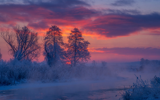 Foggy river autumn sunset mountain free wallpaper for desktop - medium preview image